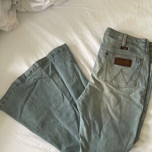 Women’s wrangler flare jeans